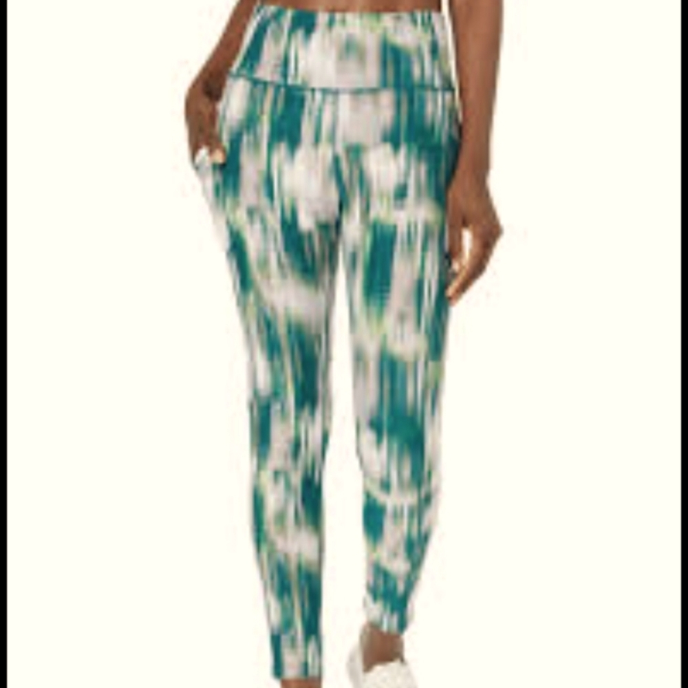 EUC Calvin Klein Performance  7/8 Leggings size XL